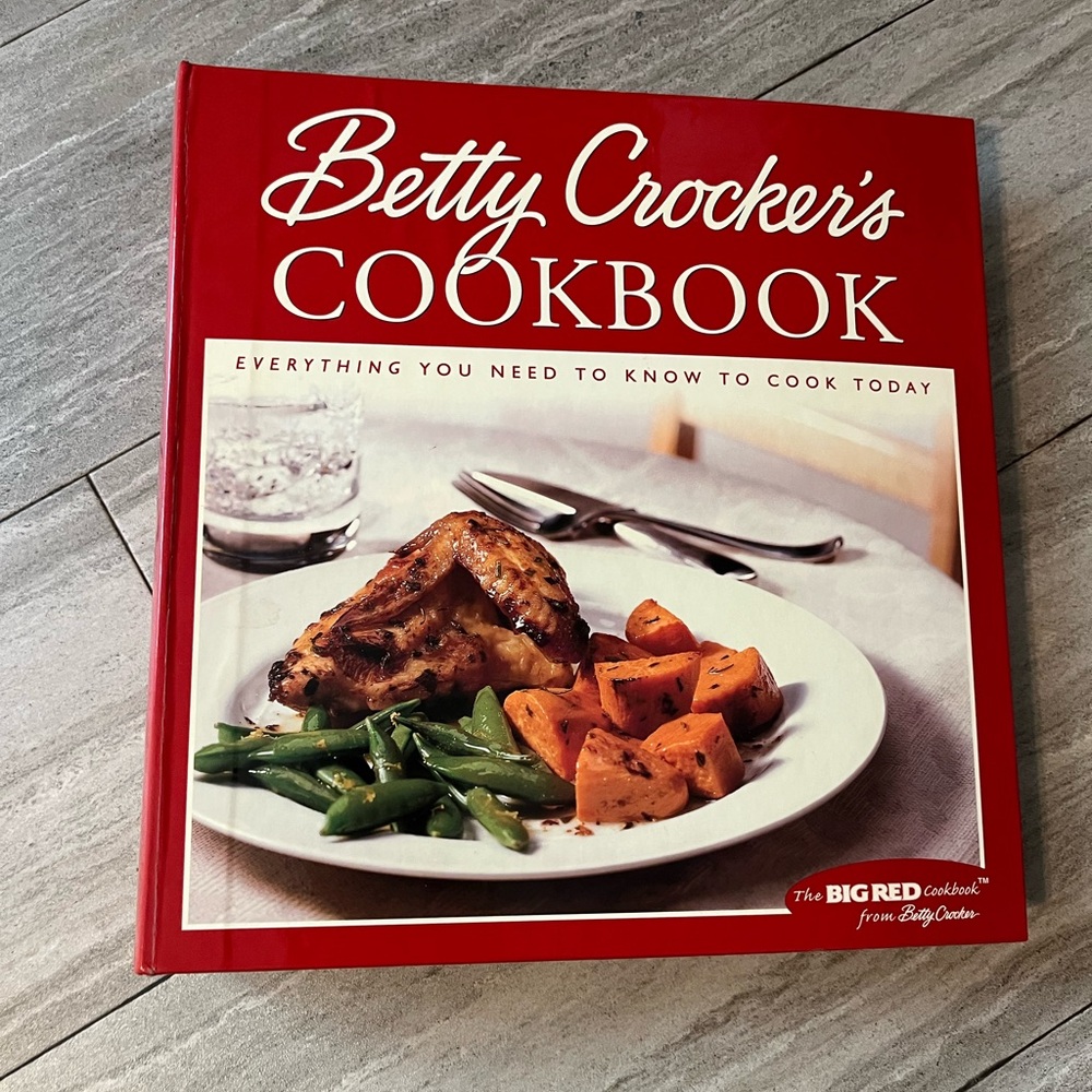 Vintage BETTY CROCKER “The Big Red Cookbook” Notebook Dividers 5 Ring Everything